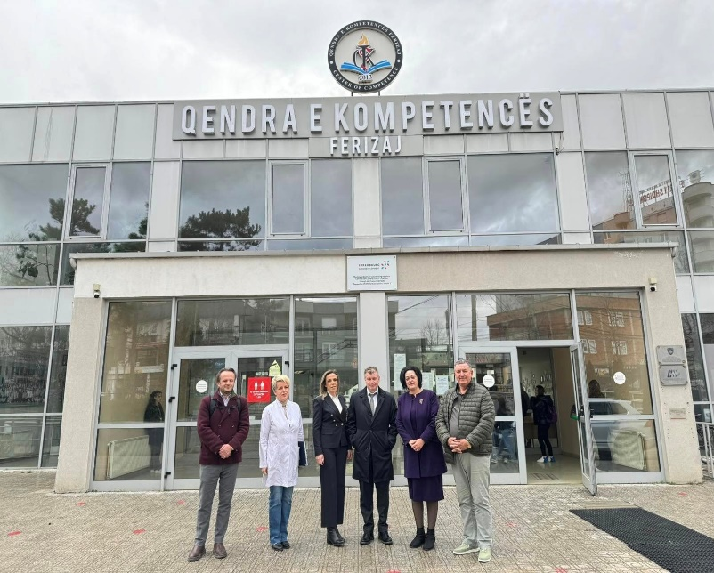 Vizitë e Ambasadorit të Luksemburgut në Kosovë, në Qendrat e Kompetencës Ferizaj dhe Prizren