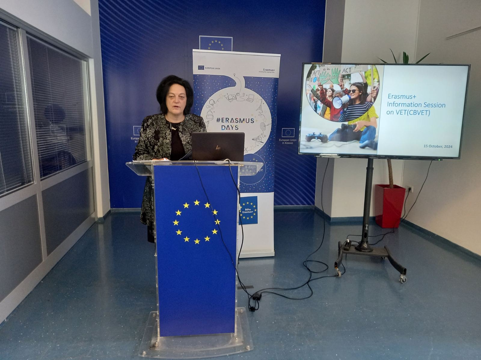 Erasmus+me sesion informimi mbi arsimin profesional dhe mundësitë e trajnimit në kuadër të programit