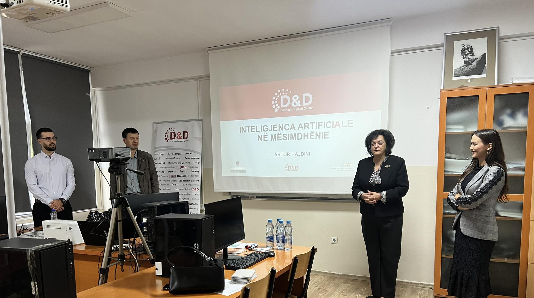 Drejtoresha Zymberi viziton mësimdhënësit pjesëmarrës në trajnimet profesionale